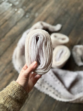 Load image into Gallery viewer, - Single drop - Pyssling - spring shawl - a glimpse of May
