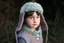 Load image into Gallery viewer, VARV - Enhörnings SVANS - Nov 2025 - #varvyarn - a twist on nutiden - boucle Swedish wool yarn